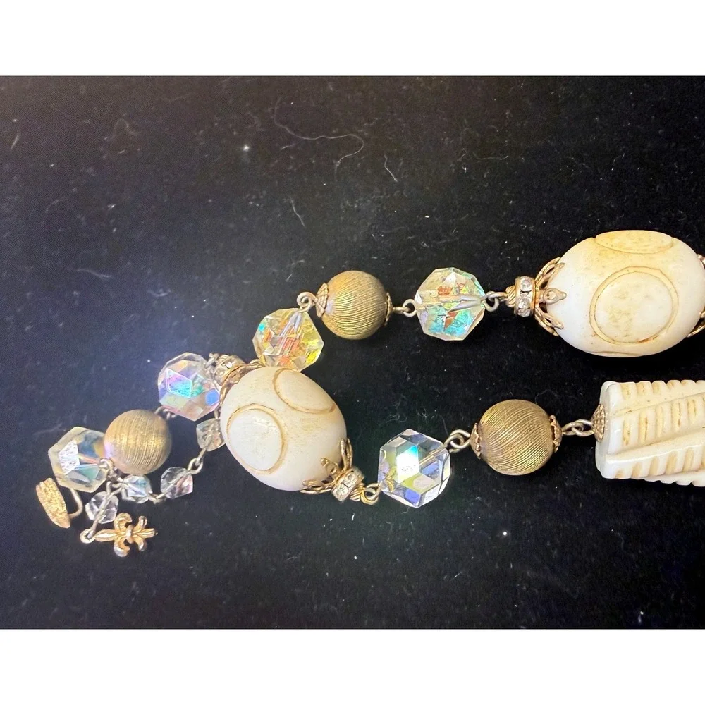 Vendome Vintage Beaded Necklace‎ Aurora Borealis Crystal Carved White Gold Tone